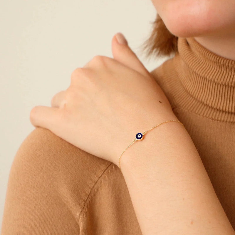 Minimal Evil Eye Bracelet detail view