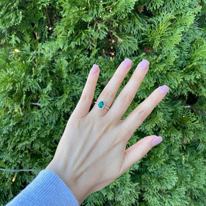 GREEN PEAR RING