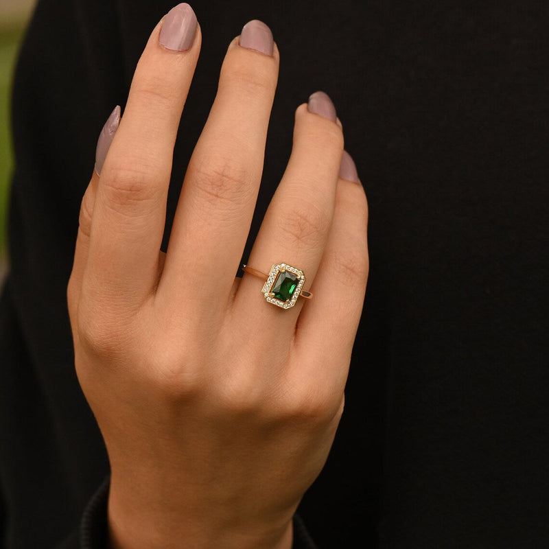 Square Emerald Ring - 925 SILVER detail view