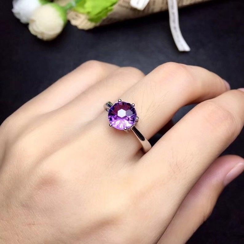 MORRIS INSPIRED AMETHYST detail view