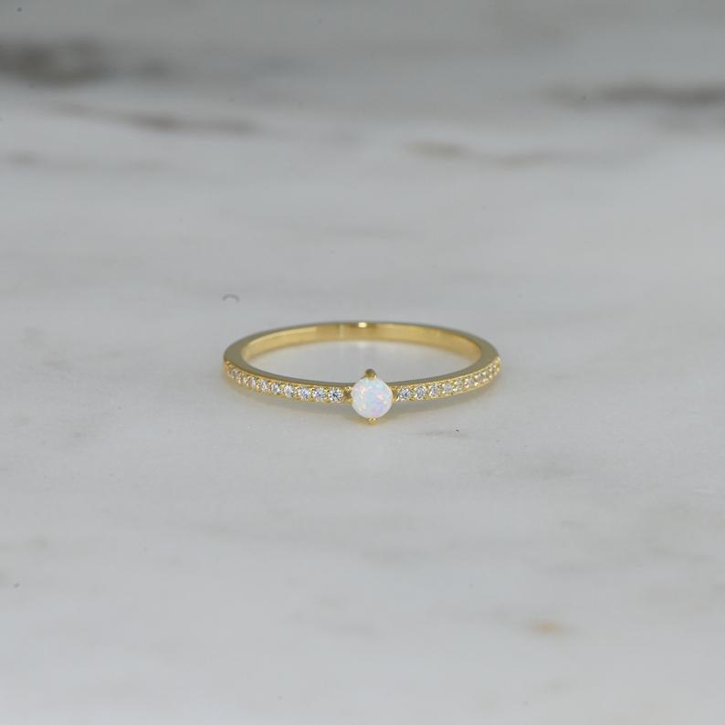 MINIMALIST OPAL RING detail view