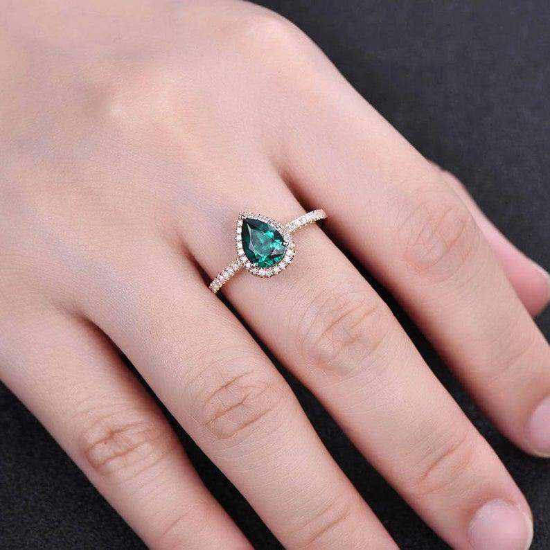 GREEN PEAR RING